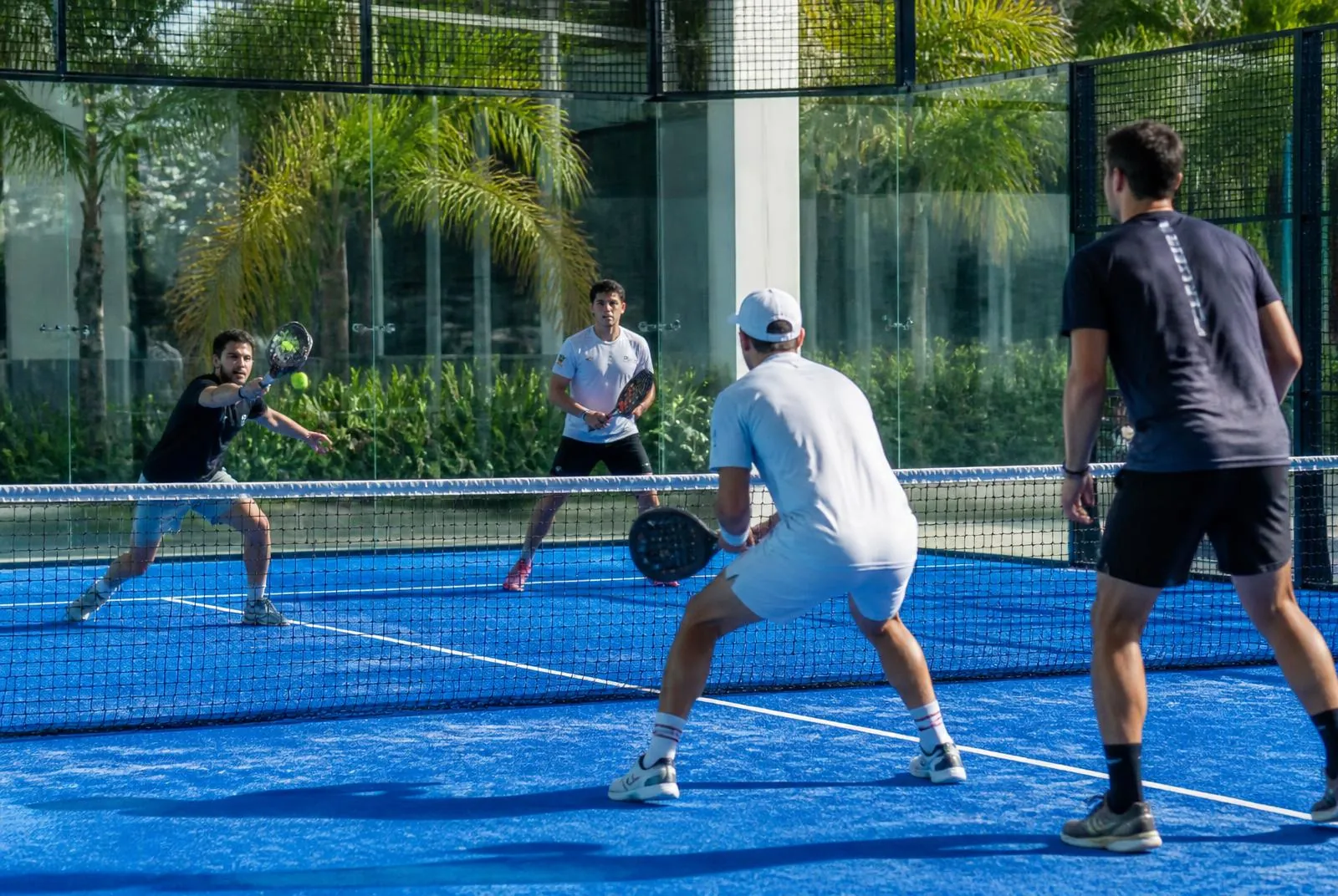 Padel vs Pickleball: Which Should You Try?